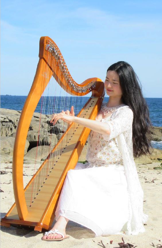 Aya Telennmor - Concert de Harpe Celtique - Récréatiloups Finistère !