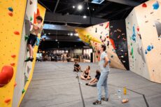 coach escalade enfants Brest encadrement cours escalade bloc enfants activité sportive enfants